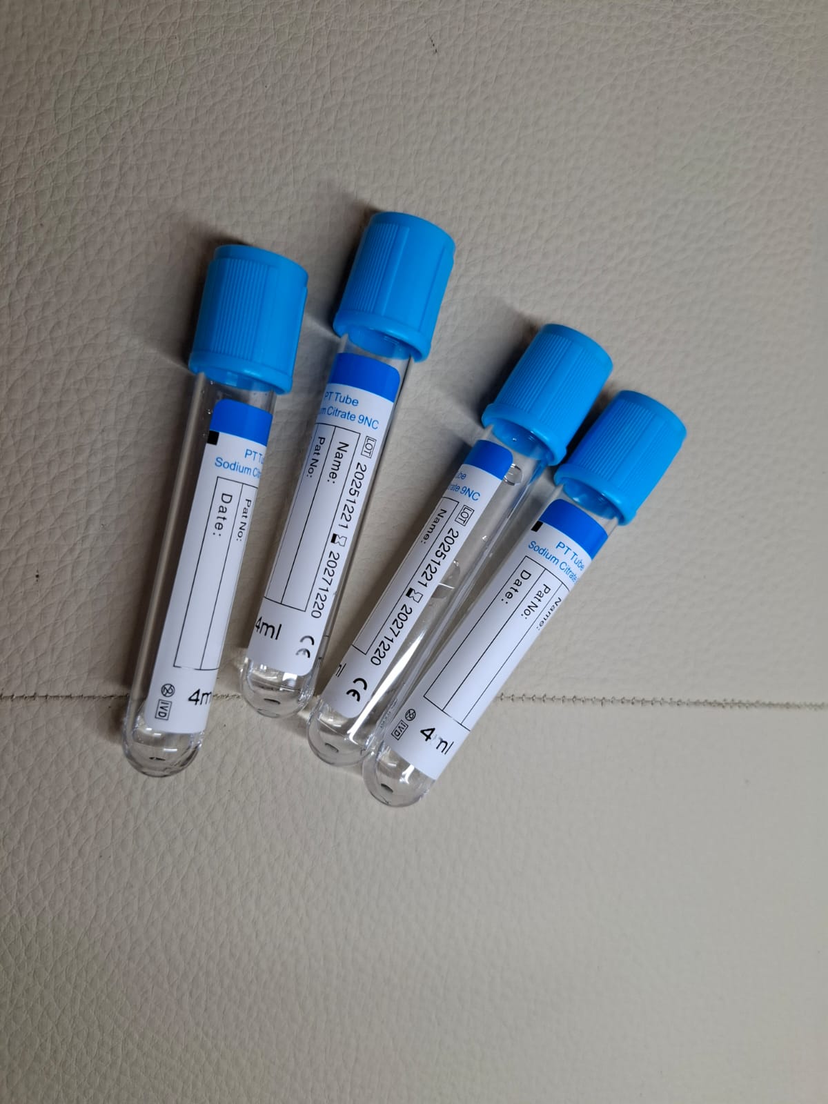 1 Bandeja 100 Tubos CELESTE, Toma de Muestra. PT TUBE