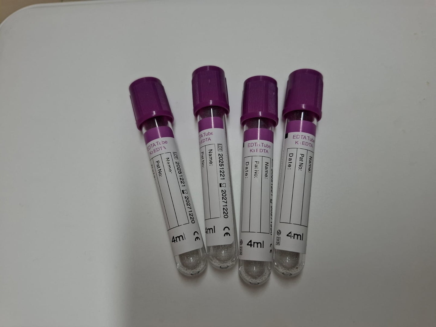 1 Bandeja, 100 Tubos MORADO, Toma de Muestra - EDTA TUBE
