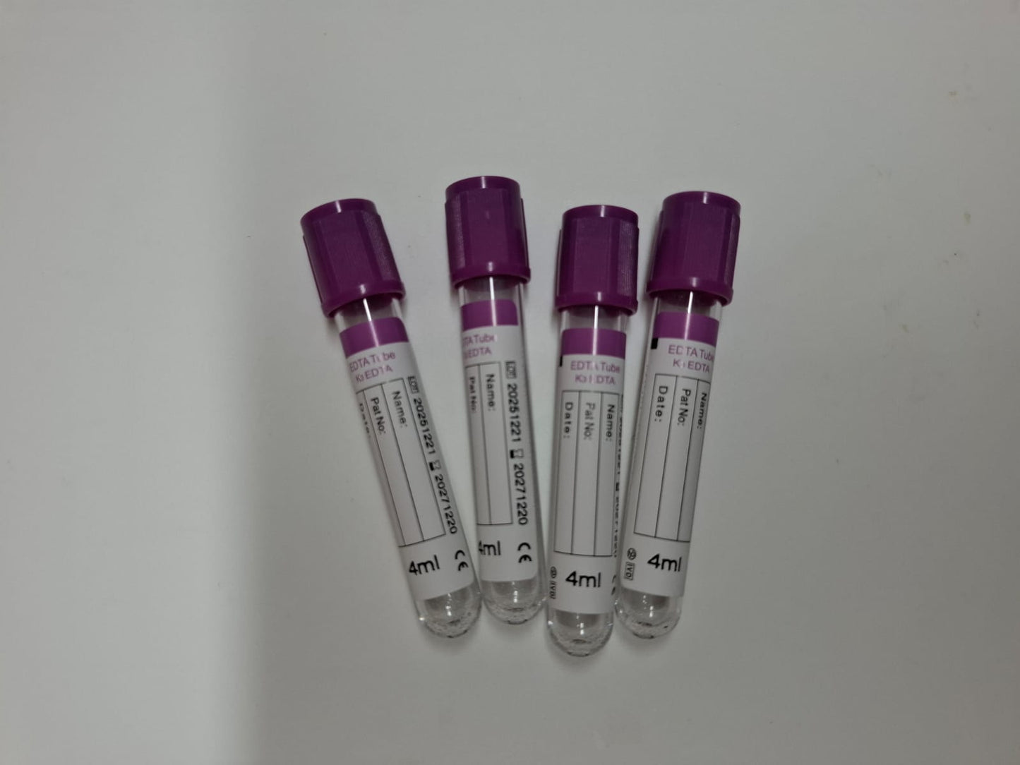 1 Bandeja, 100 Tubos MORADO, Toma de Muestra - EDTA TUBE