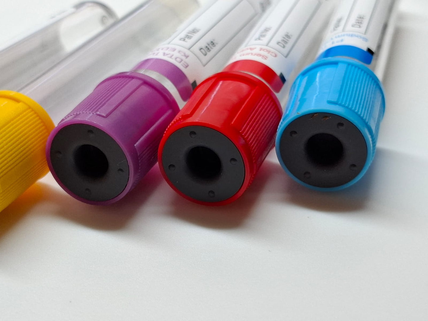 1 Bandeja, 100 Tubos MORADO, Toma de Muestra - EDTA TUBE